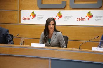 La vicealcaldesa ha presentado la línea municipal de ayudas a la contratación a los asociados de la patronal de empresarios madrileña