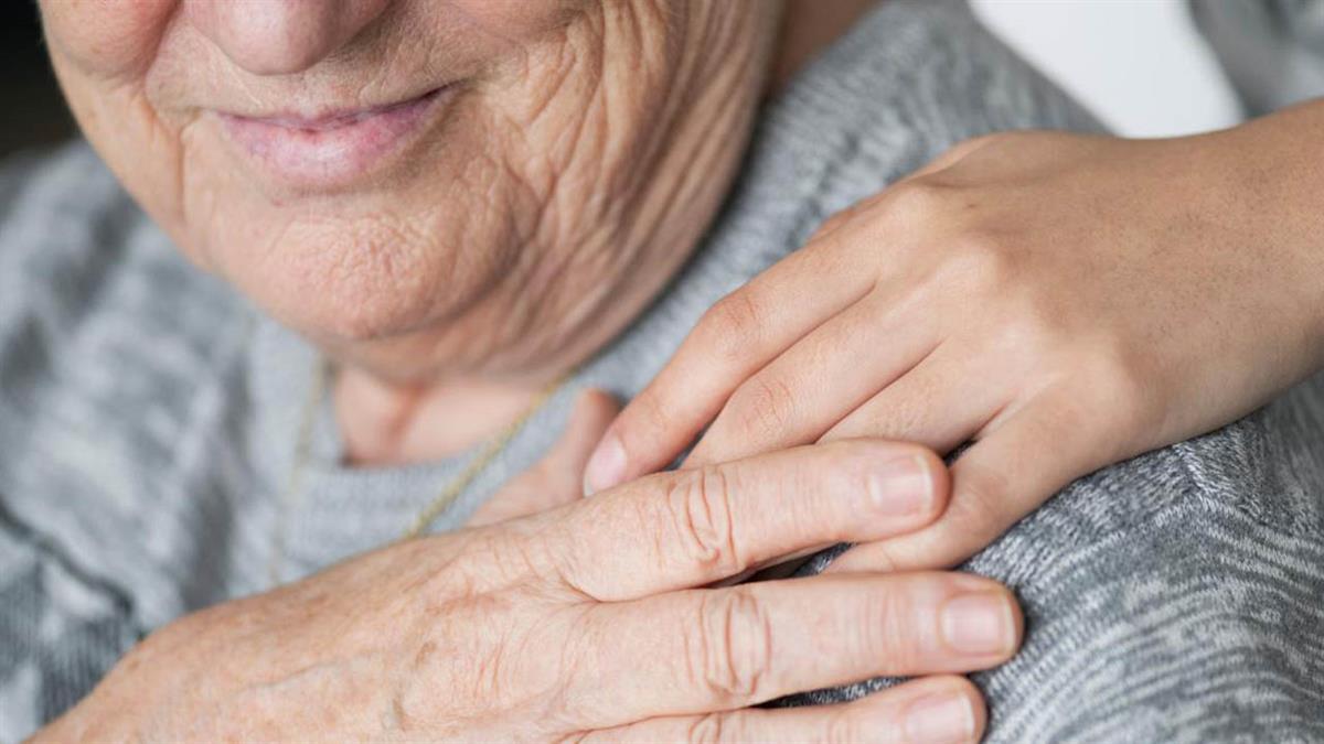 Díaz Ayuso y Almeida firman dos convenios para incrementar los beneficiarios de atención a dependientes