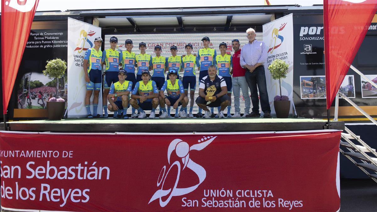 Mención especial a la Unión Ciclista sansera en su paso por el Circuito del Jarama
