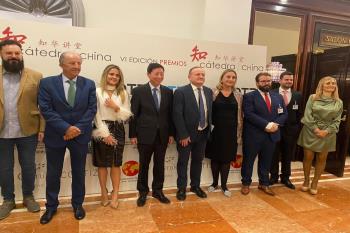 Madrid ha sido galardonada con el premio Cátedra China por la promoción de su vida social y empresarial en el país asiático