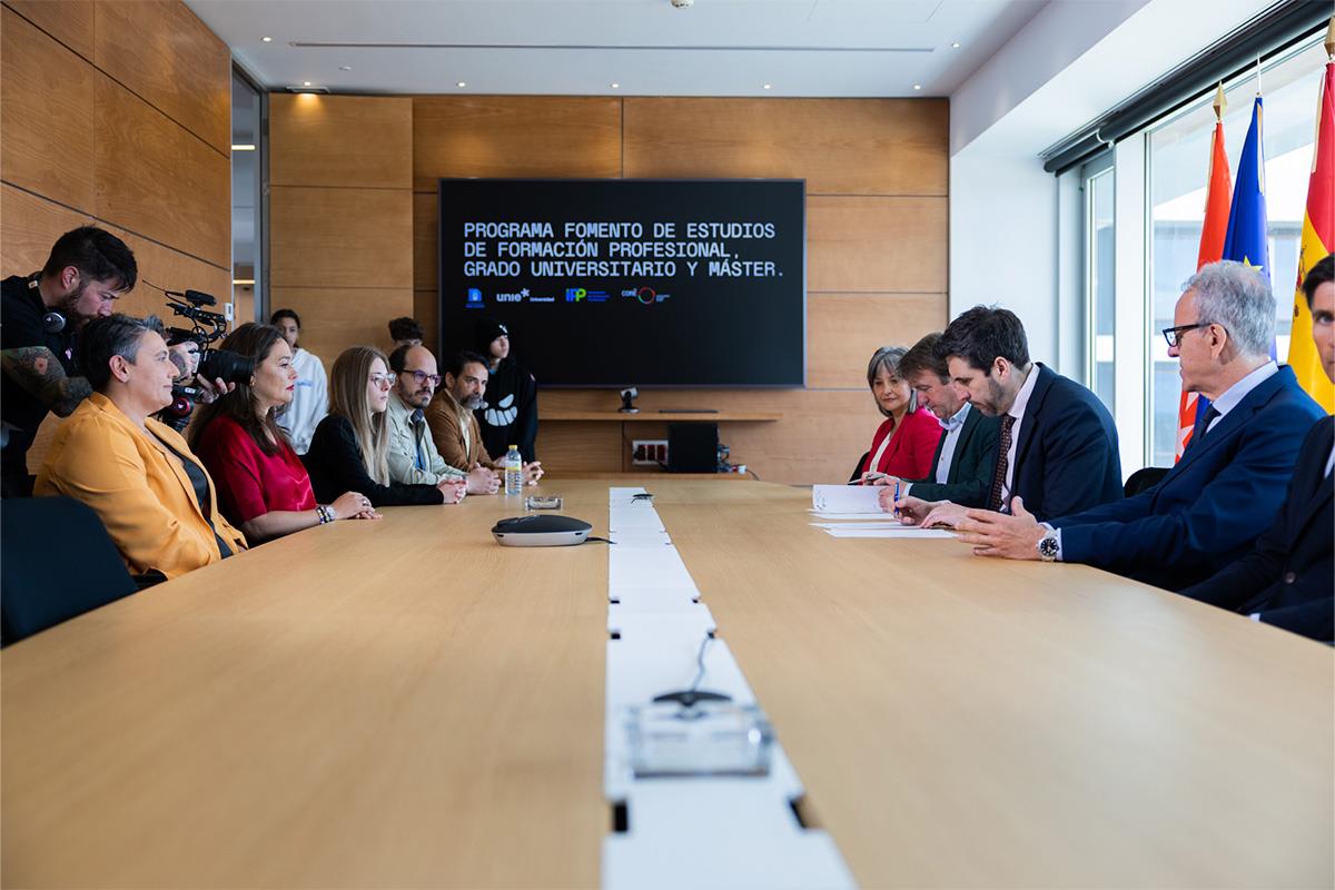 Se ofrecen 75 ayudas para el pago de matrículas 
