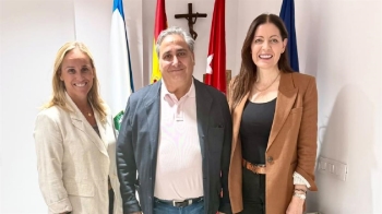 El Ayuntamiento y Gescomer firman un convenio de colaboración para la modernización del mercadillo