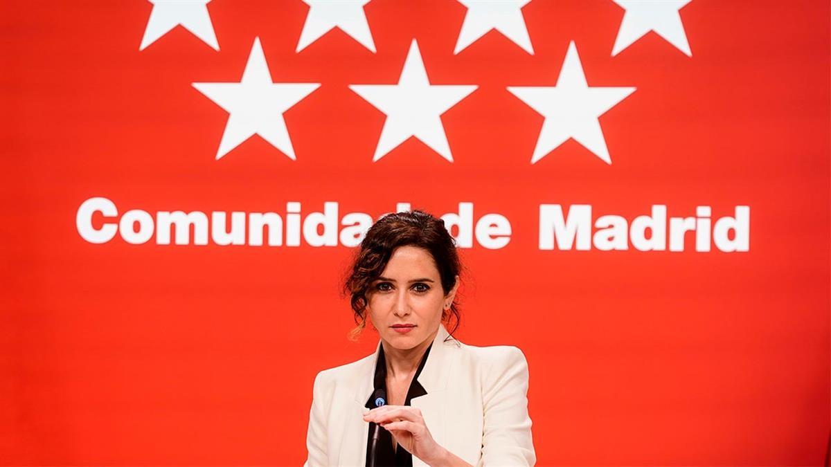 La presidenta asegura que había una investigación en Génova y piden que "prueben que ha habido tráfico de influencias que pruebe que ha habido un solo contrato irregular"