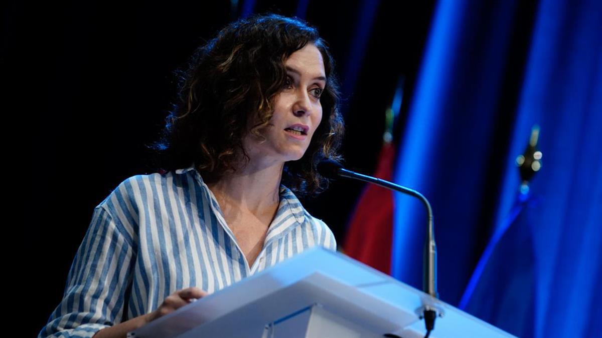 Ayuso carga contra la Ley de Universidades de Castells en la apertura del curso académico