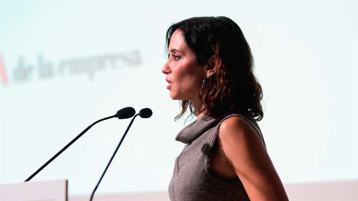 La presidenta de la Comunidad de Madrid se resiste a crear un registro de objetores de conciencia