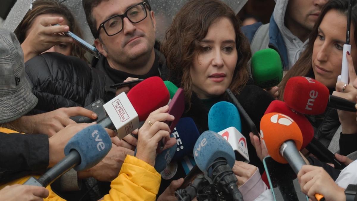 Declaraciones de la presidenta de la Comunidad a su llegada a la Catedral de la Almudena
