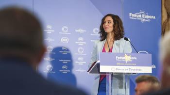 La presidenta regional apunta que podrían irse "13.000 contribuyentes de Madrid"