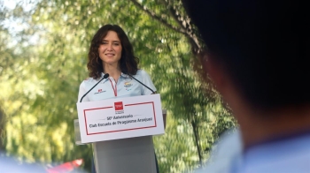 Ayuso condena el "acoso" del Gobierno a la Justicia