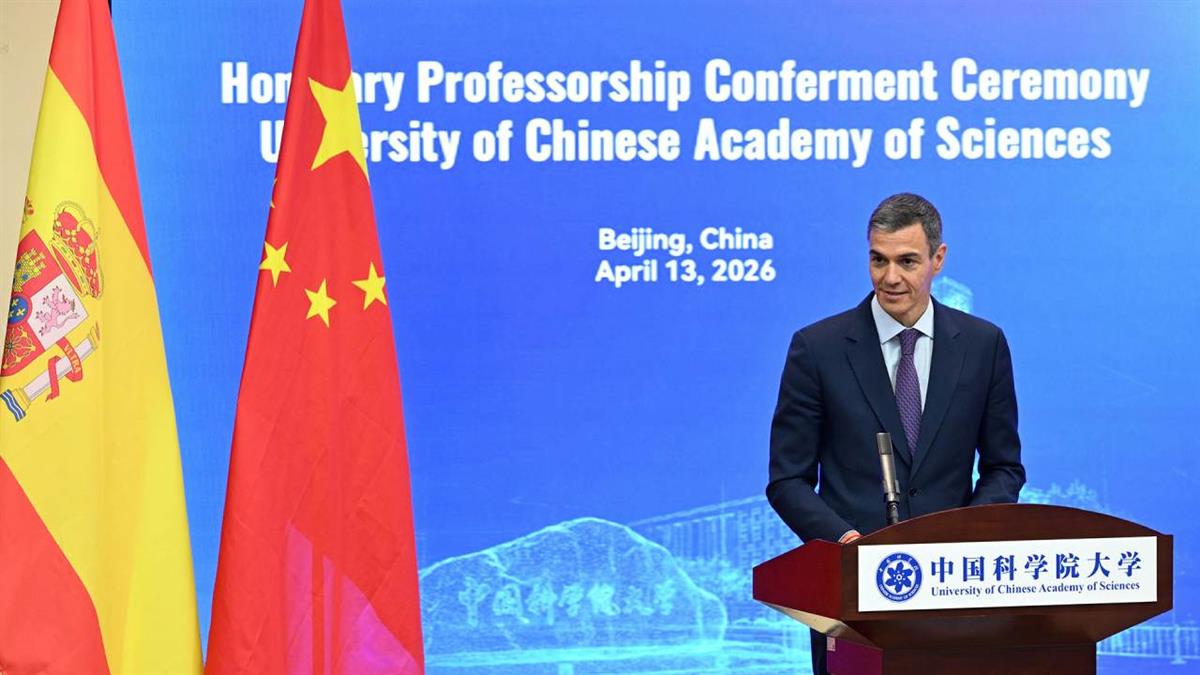 Isabel Díaz Ayuso critica las “alianzas” del presidente del Gobierno con el país asiático