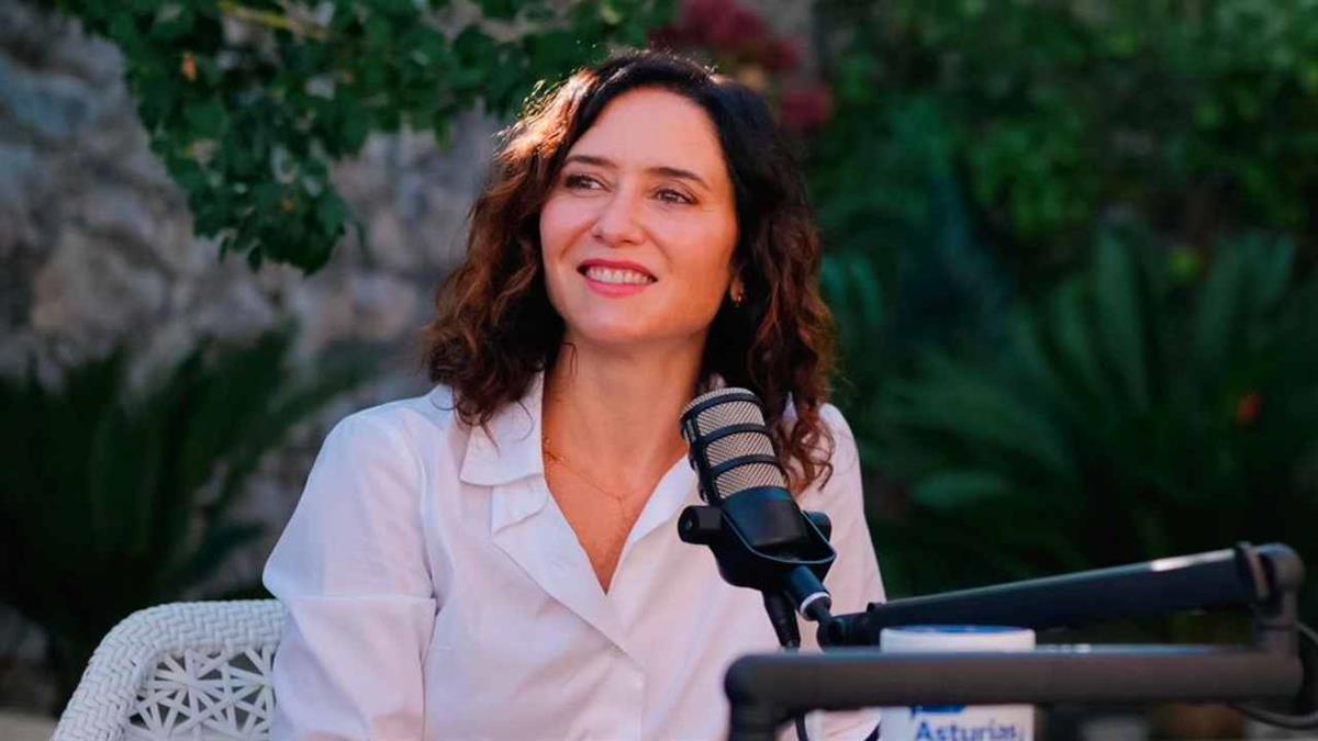 Una portavoz de la oposición levanta polémica con esta crítica a la presidenta de la Comunidad de Madrid