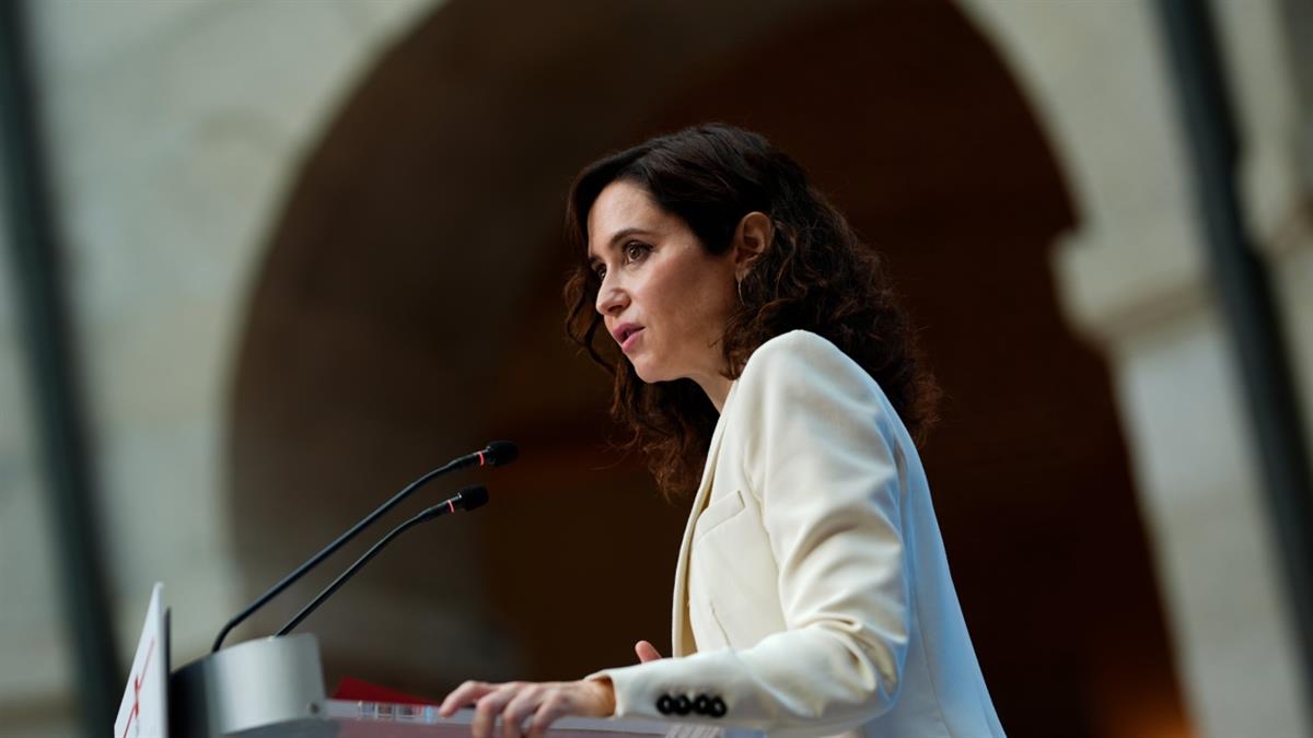La presidenta de la Comunidad de Madrid condena las palabras de la ex ministra en relación a la muerte de los dos guardias civiles de Huelva