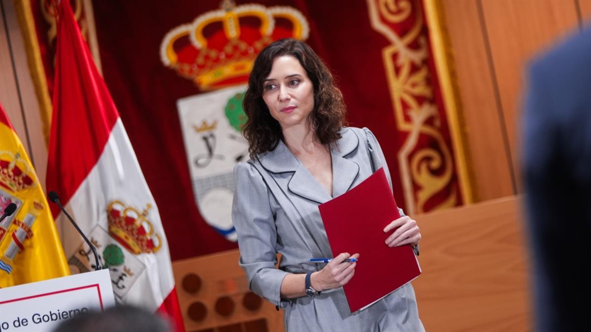La presidenta de la Comunidad de Madrid responde a las últimas noticias entorno a su gestión de las residencias durante la pandemia
