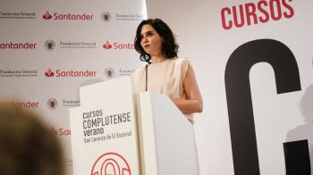 La presidenta de la Comunidad de Madrid pide que España no se quede "rezagada por culpa de la información que se está dando del virus"