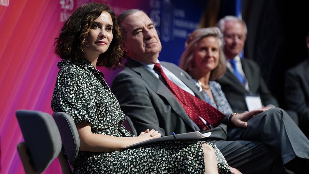 Díaz Ayuso: "Hay que defenderla con orgullo ante cualquier control político"