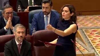 La vivienda, la agenda institucional y la inmigración fueron las cuestiones que la oposición preguntó a la presidenta regional en la sesión de control al Gobierno