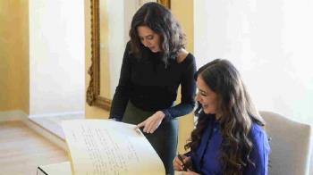 El encuentro entre Ayuso y Libia Dennise García refuerza la agenda internacional del turismo y la economía