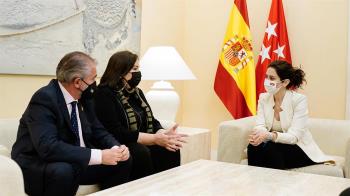 La presidenta de la Comunidad de Madrid ha recibido a la Asociación Víctimas del Terrorismo