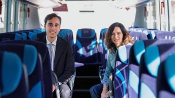 La presidenta de la Comunidad de Madrid presenta este vehículo pionero en todo el país