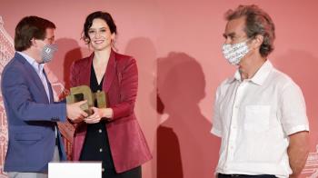 La presidenta de la Comunidad de Madrid y el director del CCAES galardonados como la mujer y el hombre del año