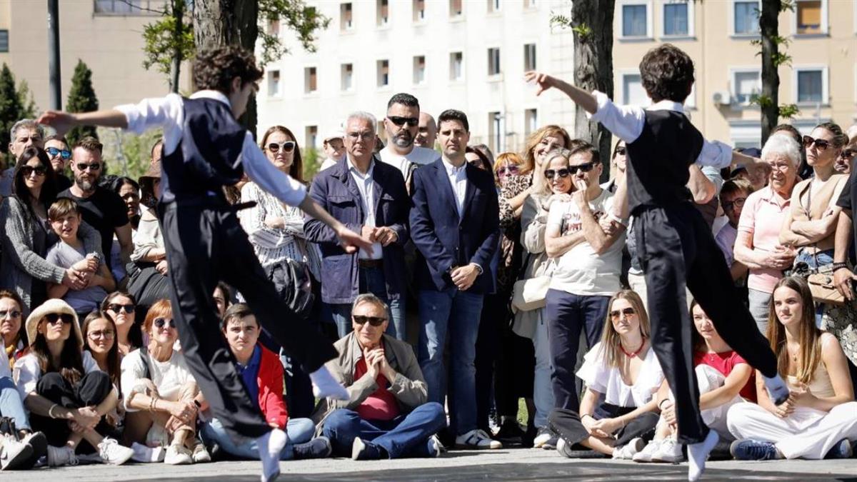 El objetivo es acercar esta disciplina a través del ballet masculino
