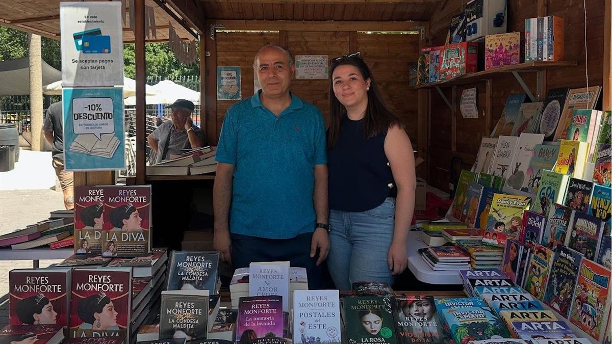 Los vecinos y vecinas disfrutaron de la amplia programación y de las presentaciones por parte de los autores