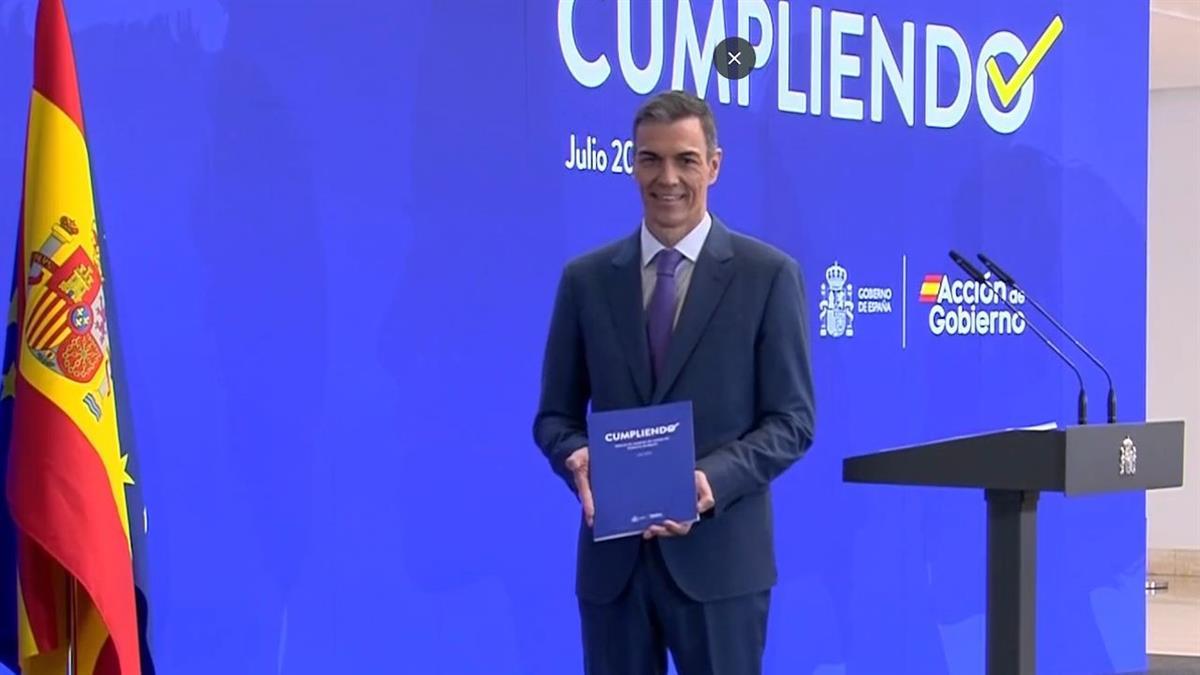 El presidente del Gobierno hace balance de este curso político en el que ha tenido que enfrentarse a la corrupción y al avance de PP y Vox 