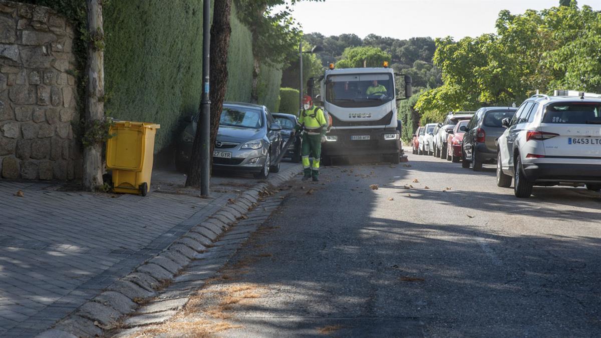 Realizados por tres barredoras sobre camión