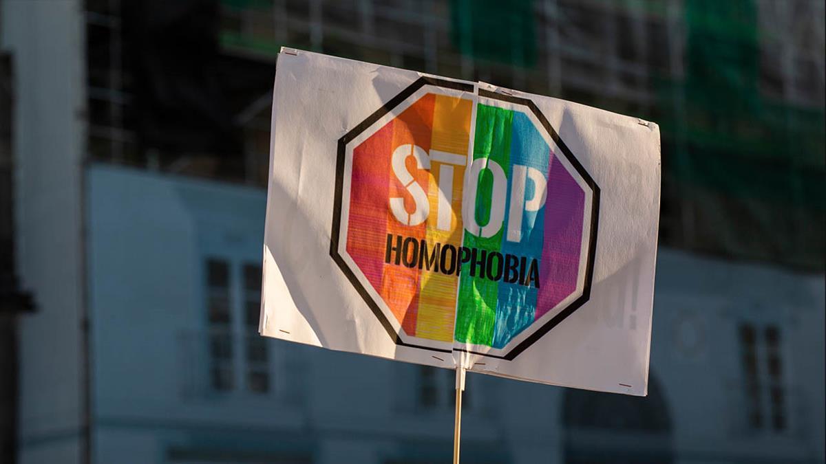 Opinión de Carlos Ruiz sobre las agresiones homófobas