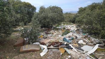 El PSOE ya avisó en 2019, 2021, 2022 y 2023 por la basuraleza del espacio natural próximo a la Avenida de Cantabria
