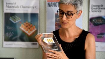 Investigadores españoles crean baterías sostenibles que funcionan con sudor y orina