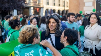 La portavoz de Más Madrid habla de defender la educación pública como una cuestión de "prioridades políticas"