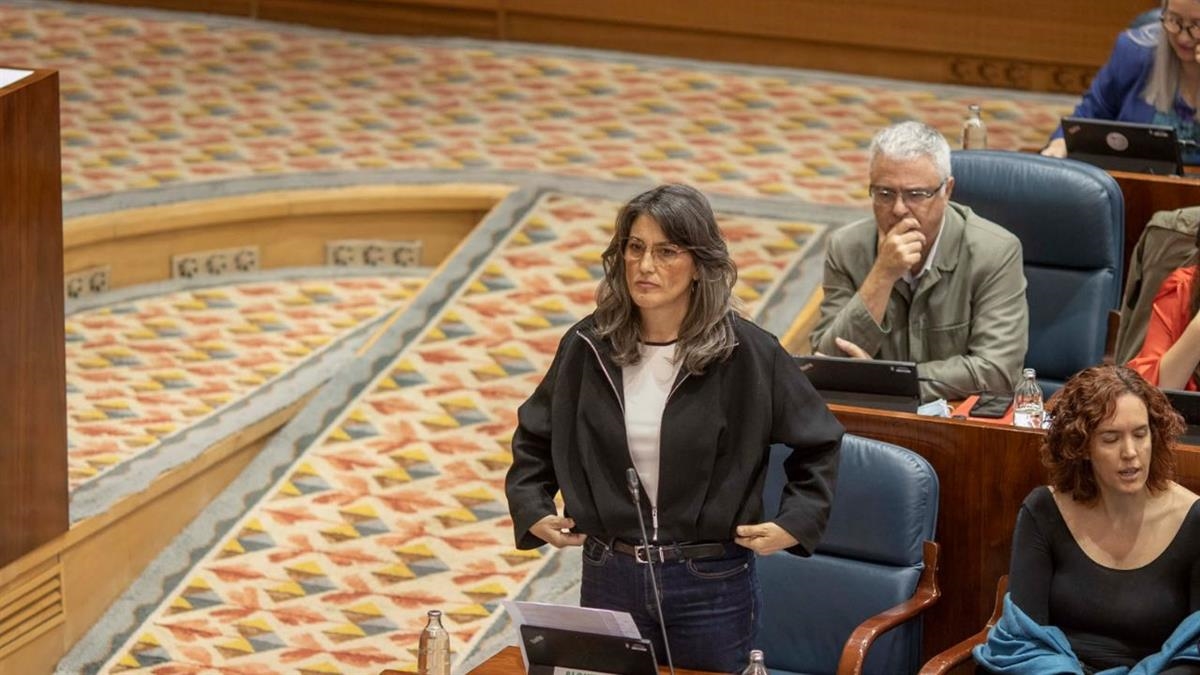 La portavoz de Más Madrid acusa a la presidenta de reírse de Maricarmen