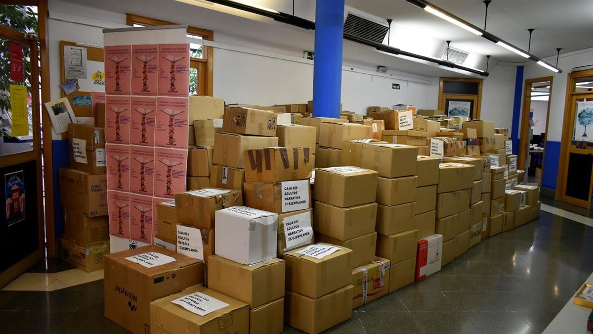 Las personas que deseen colaborar deberán llevar sus ejemplares a la biblioteca Antonio Machado para donarlos a la ONG Aida