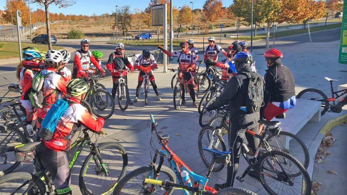 Para participar tan solo hay que acudir el domingo a las 10:00 de la mañana al sitio de encuentro