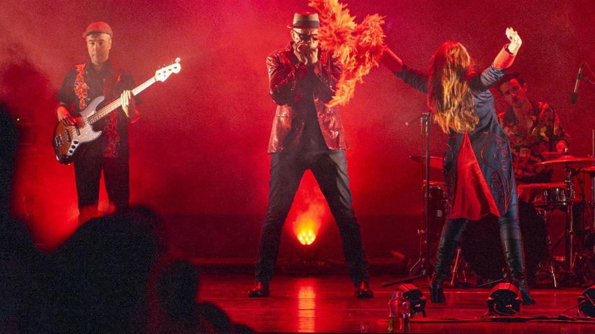 La obra traza un recorrido emocional por la historia de este género