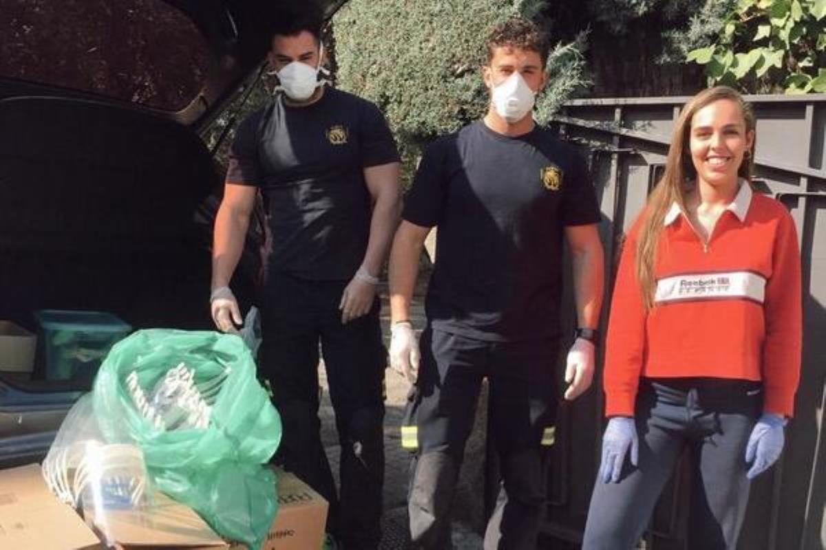 Empresas y particulares que crean material se ponen en contacto con los bomberos para que se encarguen de la distribución