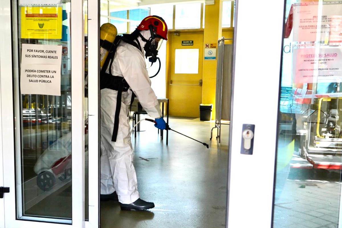 El objetivo es minimizar el riesgo de contagio y que los sanitarios "realicen su trabajo con seguridad"