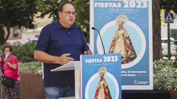 Actualmente es presidente de la Hermandad Nuestra Señora de los Santos y San Simón de Rojas