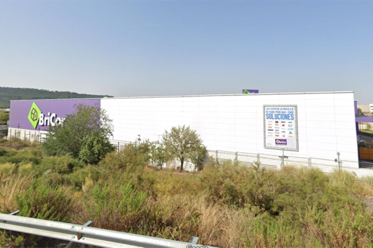 El centro complutense servirá de apoyo a la operativa que los grandes almacenes tienen en Coslada para reducir el tiempo de los pedidos on line