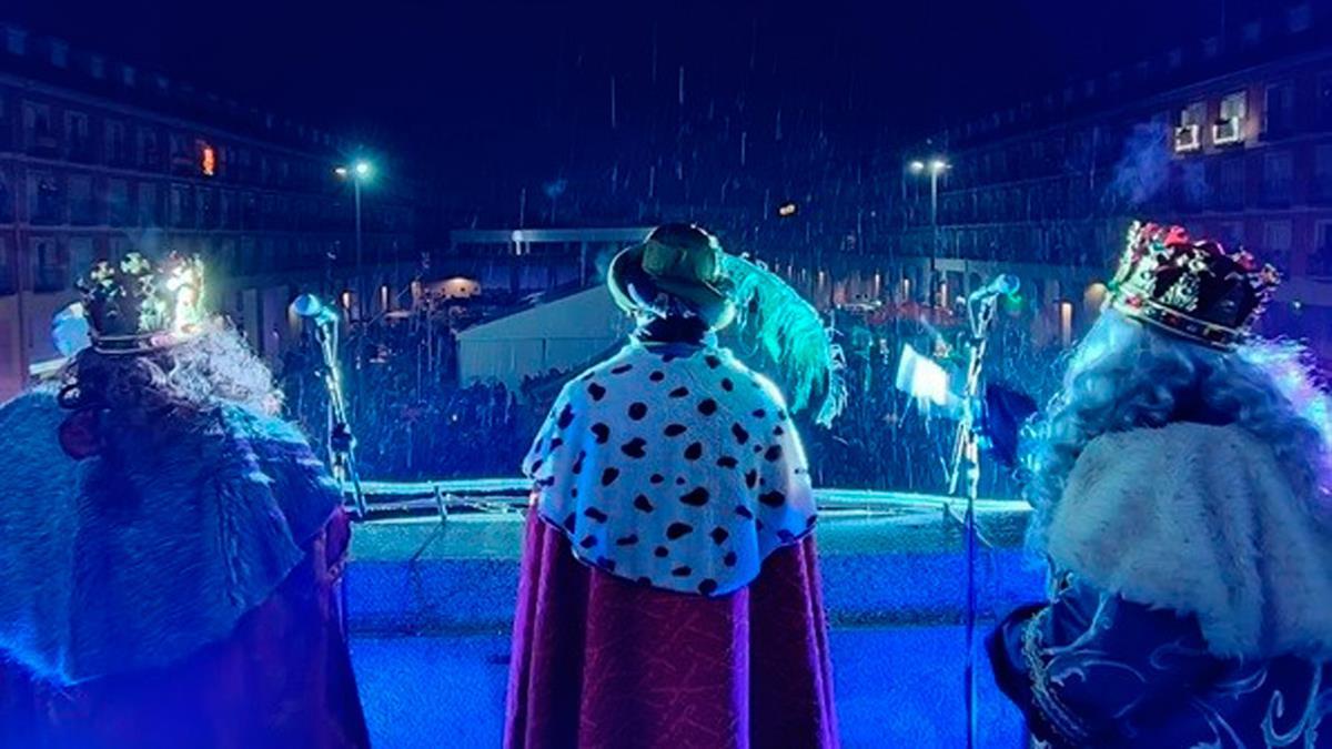 Gaspar y Baltasar recorrieron las calles de nuestra ciudad para acompañar a los niños y niñas en una mágica jornada