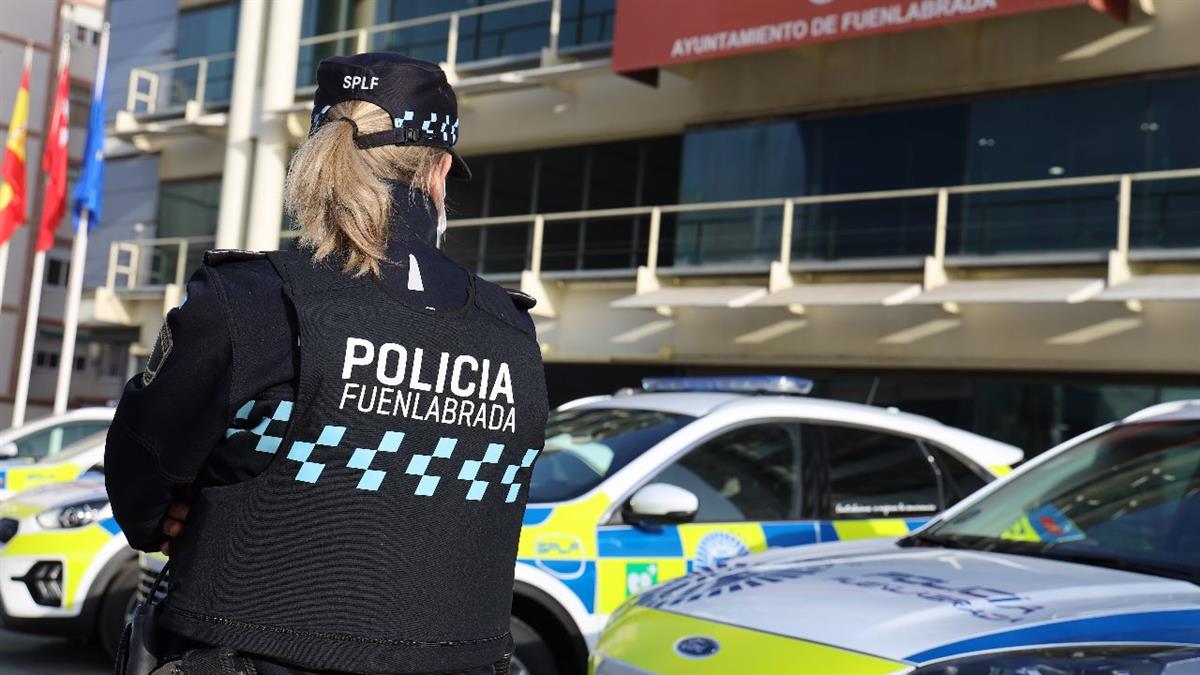 Una vecina, el Servicio de Atención a la Emergencia de la Policía Local y sanitarios del SUMMA lograron salvar la vida de un hombre de 50 años