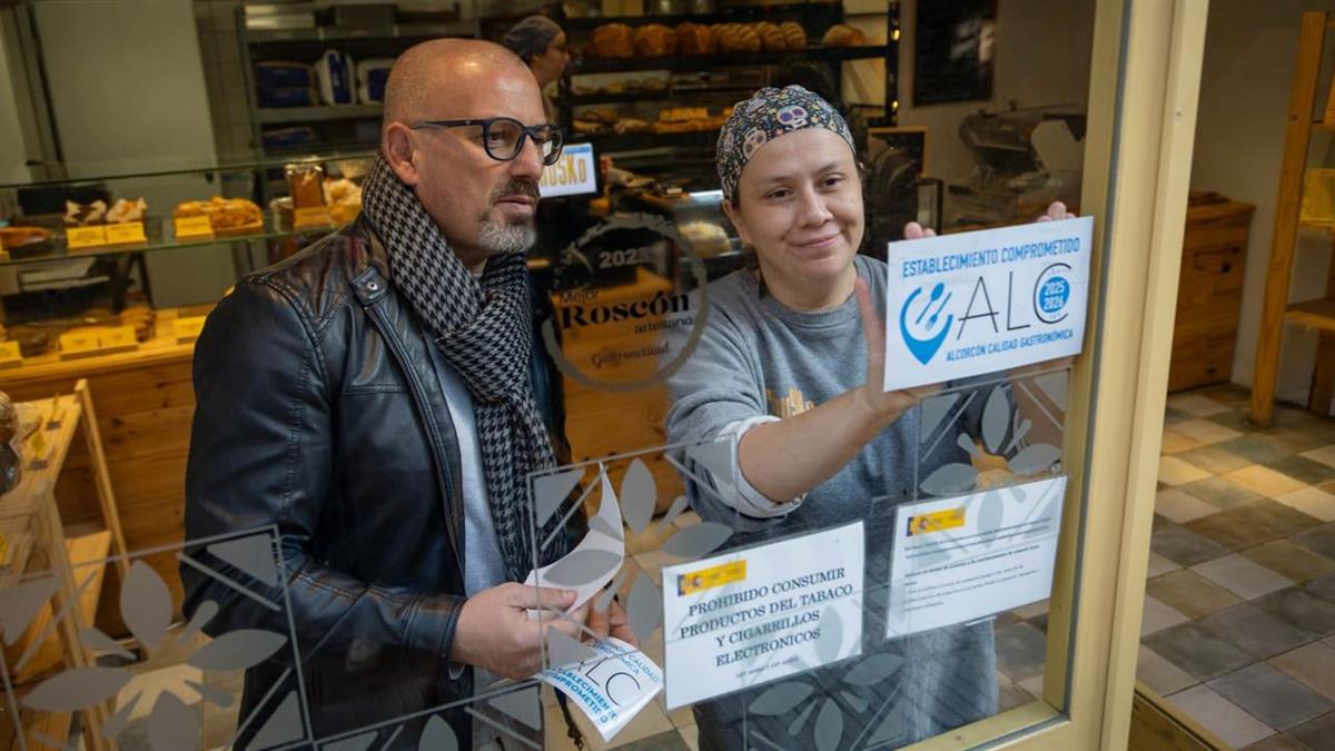 Se trata de un distintivo que entrega el Instituto Municipal de Empleo y Promoción Económica de Alcorcón