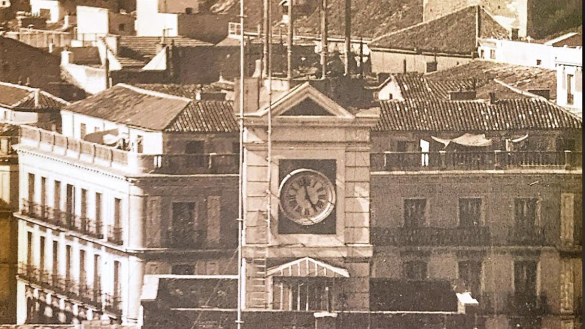 Rodríguez Losada regaló el reloj a la ciudad en 1866 y que se ha convertido en "algo que une" a los españoles