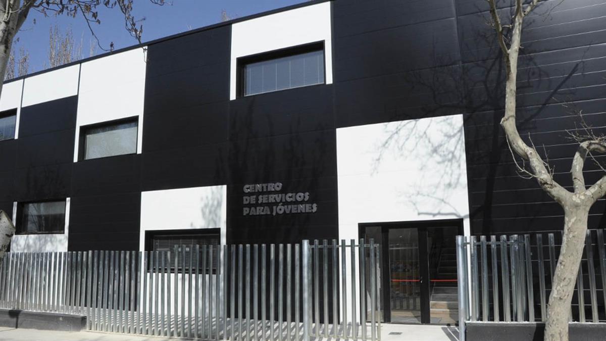 Un equipo de monitores recorre las calles para informar sobre actividades y escuchar demandas