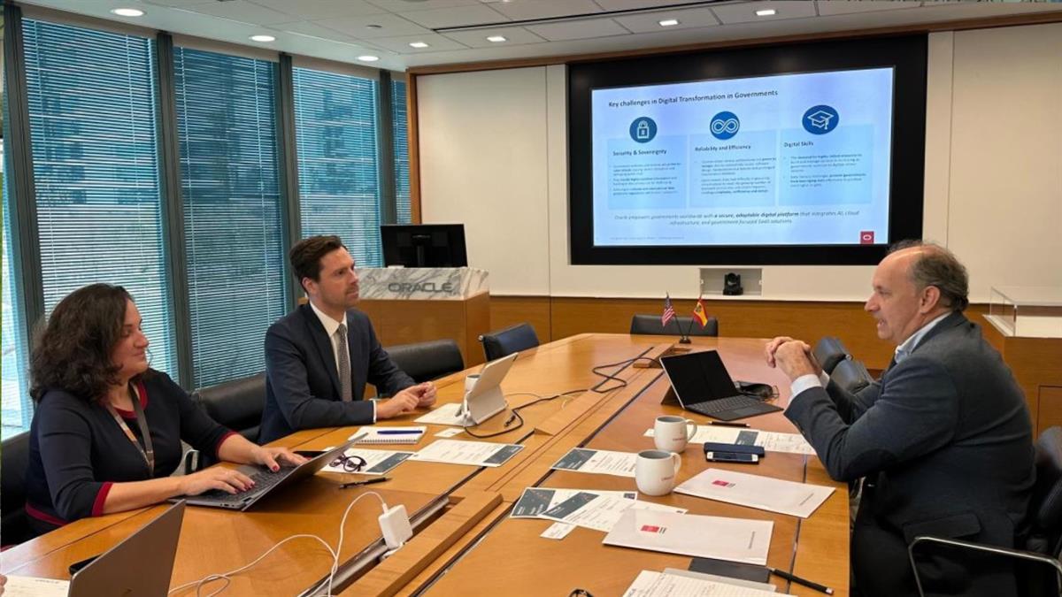El consejero de Digitalización se ha reunido con la multinacional Oracle en su sede Palo Alto (California)