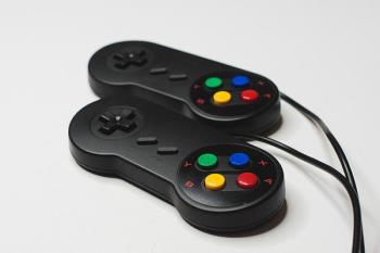 Si la pandemia te ha dejado sin escapada veraniega, engánchate a alguno de estos títulos para descubrir nuevas ciudades