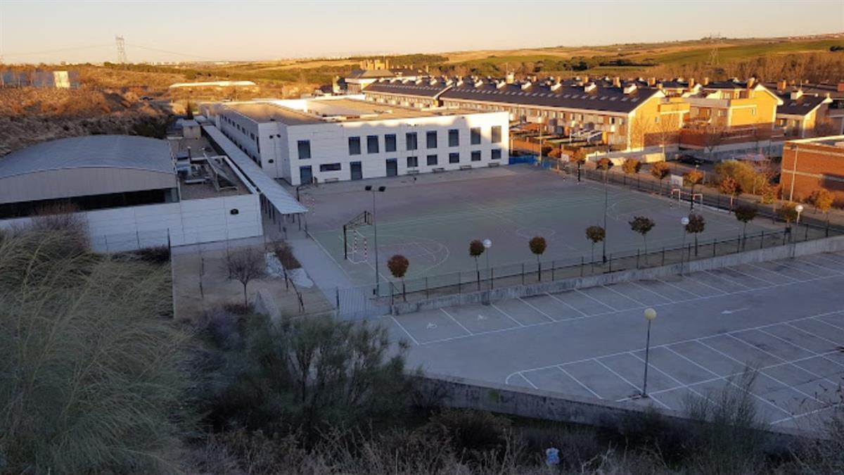 Está destinado a niños y niñas de 3 a 12 años 