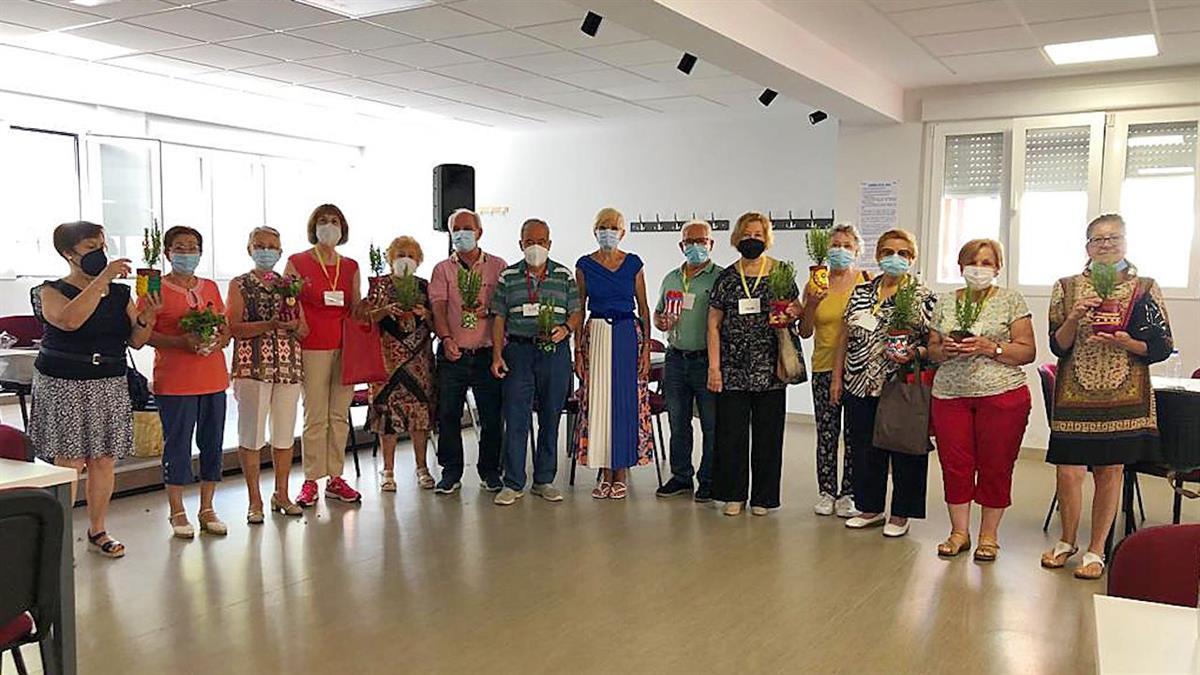 Los más de 200 vecinos y vecinas que han participado en julio en los campamentos urbanos organizados por el Ayuntamiento