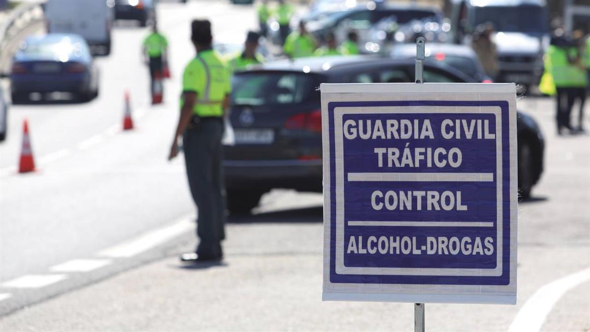 Se han entregado cheques a 60 conductores por su responsabilidad al volante de noche