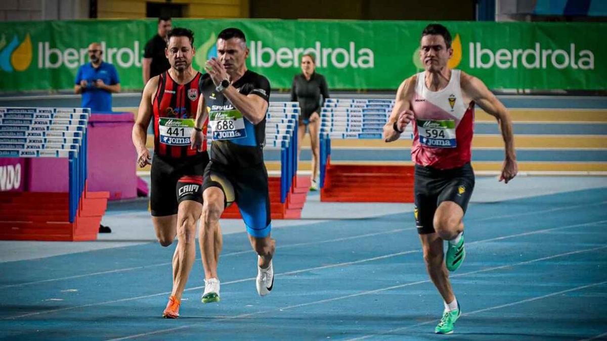 El deportista se ha colgado dos medallas en la temporada de Short Track 